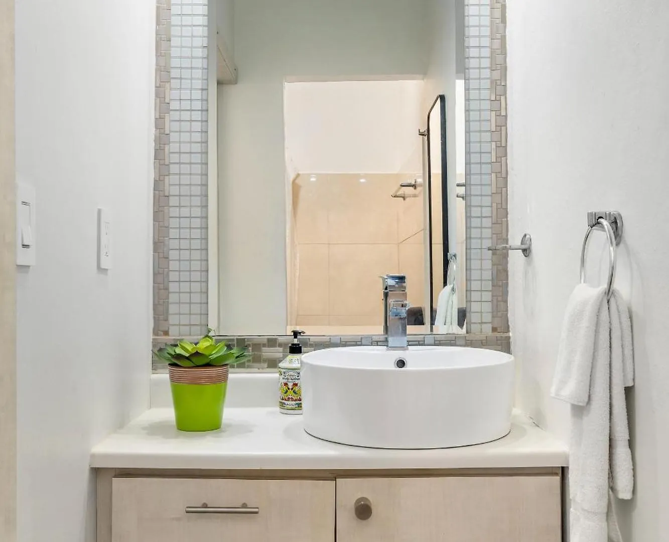 Prime Location At Condado Beach Queen Studio - Apt 10 산후안